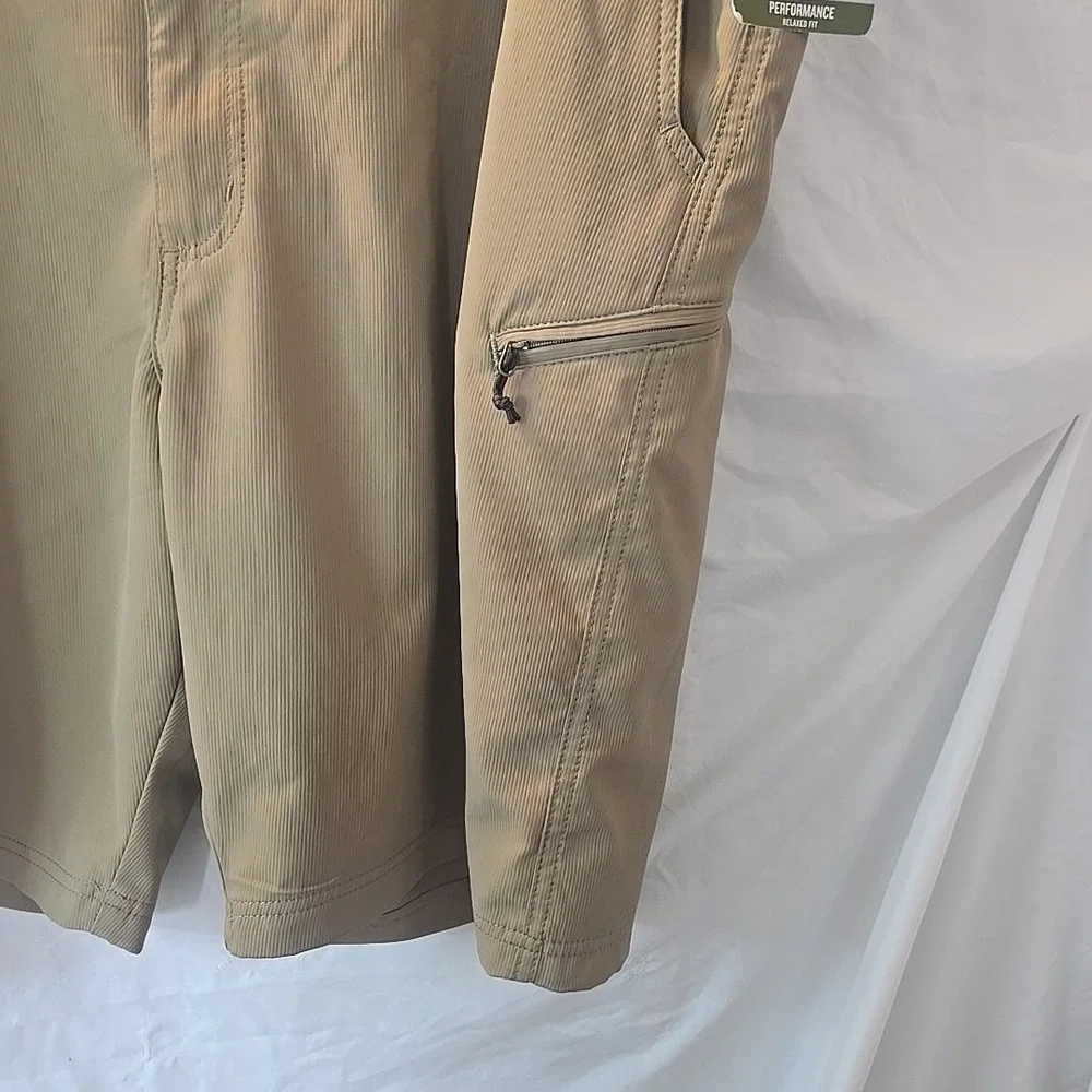 Wrangler Men's Performance Relaxed Fit‎ Shorts with Utility Pocket Flex Waist 44